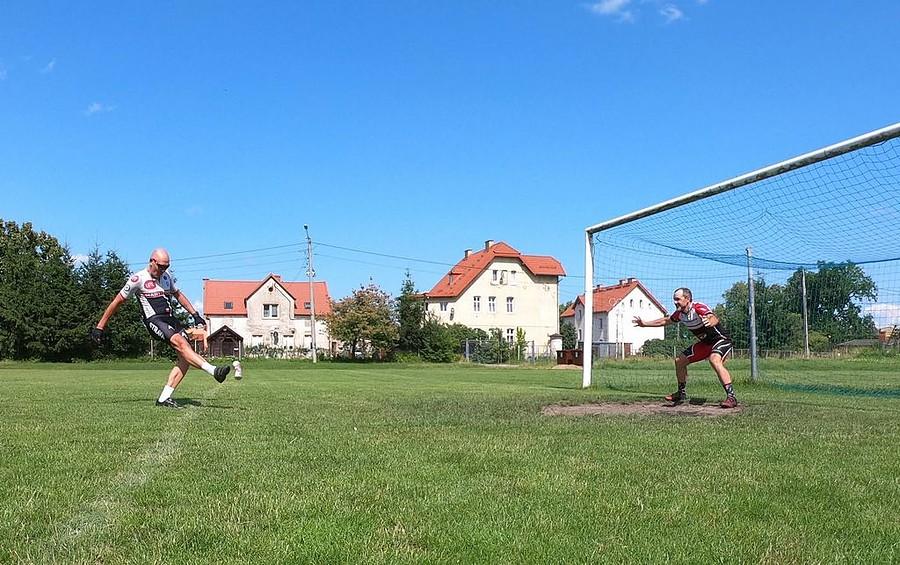 Na stadionie w Pieniężnie rozegraliśmy kunkursik rzutu karnego :)