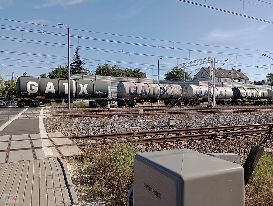 Pociąg z 35 cysternami