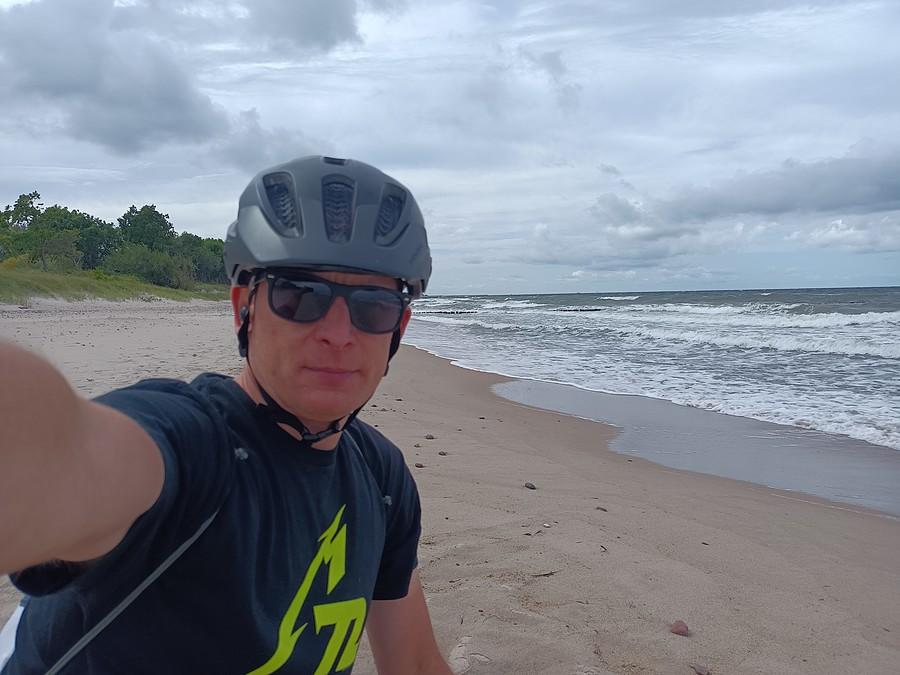 Na plaży w okolicach Sianożęt.