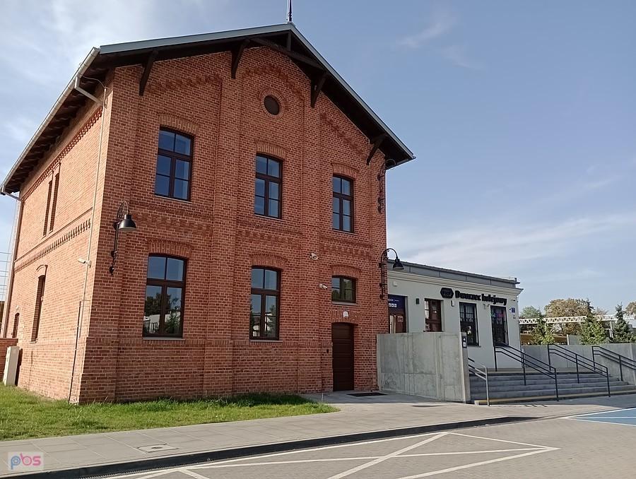 Dworzec kolejowy w Ożarowie Mazowieckim
