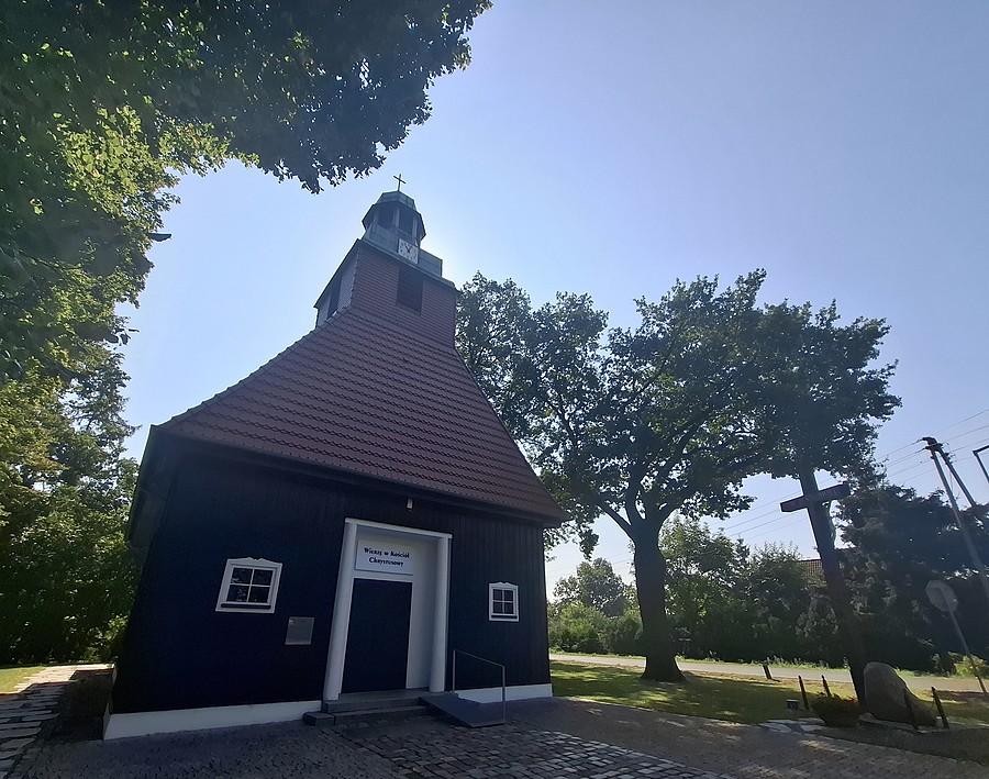 Kościół w stylu norweskim na poznańskich Krzesinach