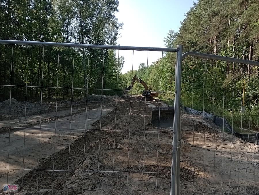 Budowa gazociągu w lesie