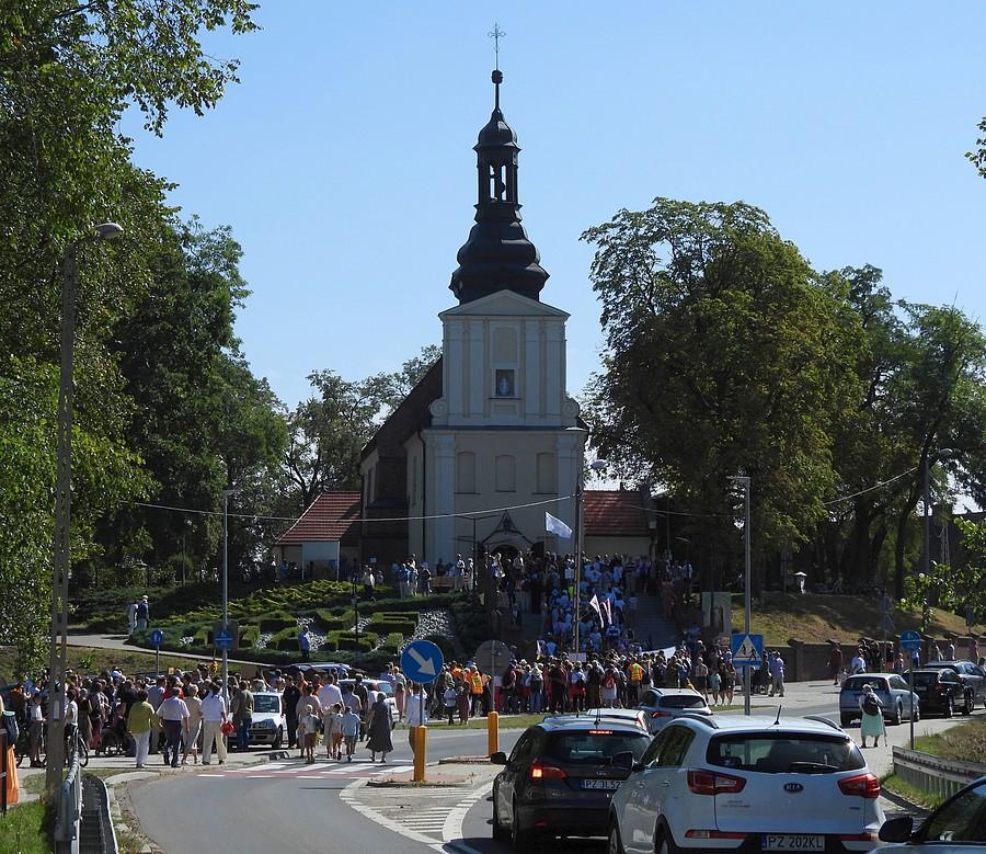 Masa ludzi na odpuście