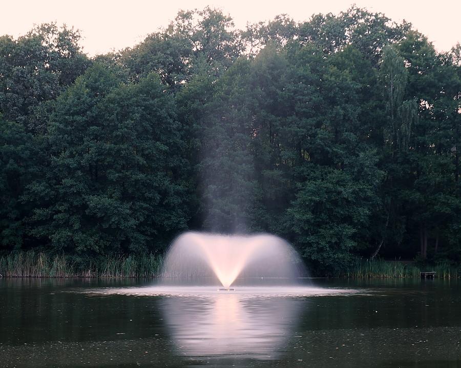 Fontana na Jeziorze Długim