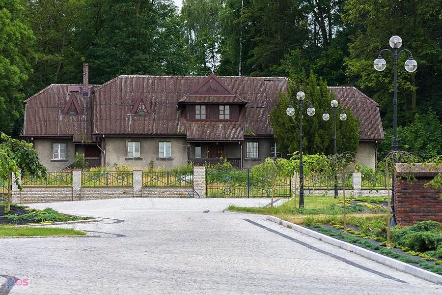 Myszków, dzielnica Będusz - dwór murowano-drewniany z początku XX w.