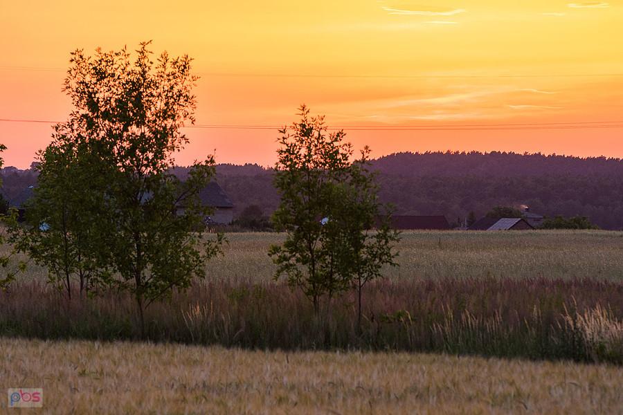 Po zachodzie słońca - Podkamienna Góra - przysiółek wsi Pińczyce