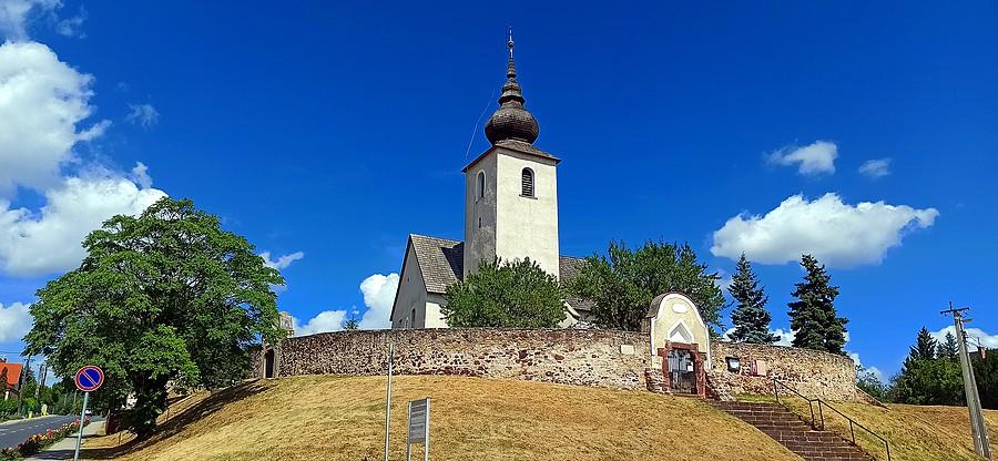 Kościół obronny w Balatonalmadi