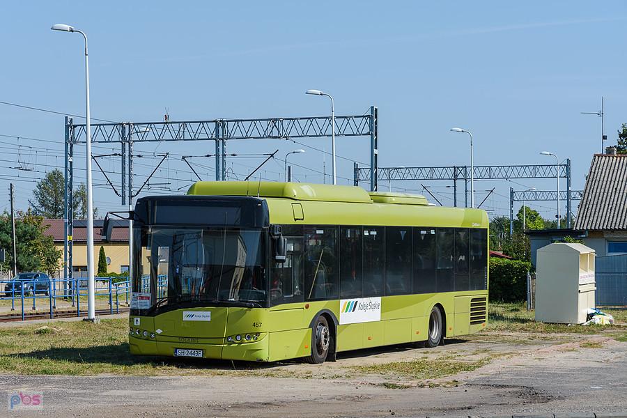 Solaris Urbino 12 LE CNG 457 #SH 2443F stojący w pobliżu stacji w Blachowni