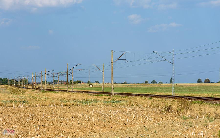 Świbie i linia kolejowa D29-152 (Lubliniec - Paczyna) i szlak: Toszek Północ - Czarków