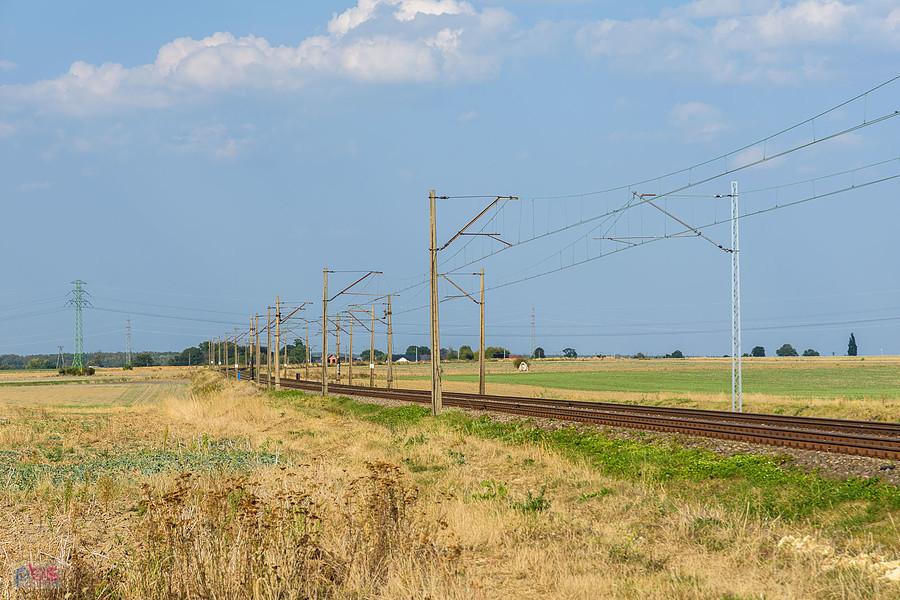 Świbie i linia kolejowa D29-152 (Lubliniec - Paczyna) i szlak: Toszek Północ - Czarków