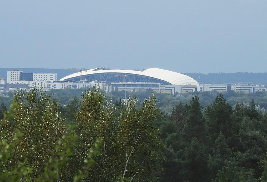Stadion Miejski widziany z poznańskiego Moraska