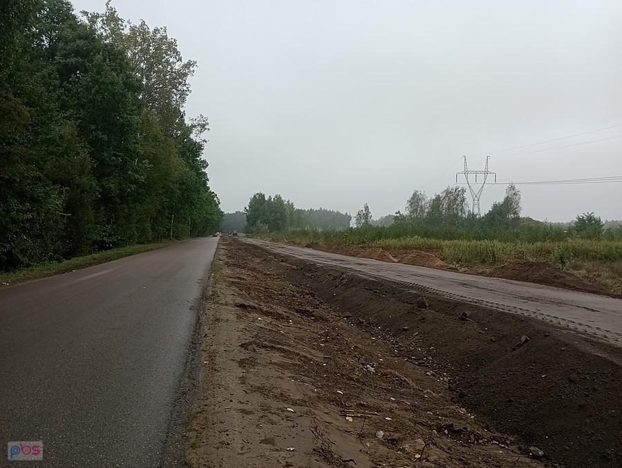 Będzie pewnie chodniko-ddr od Izabelina do Starych Babic. Mam nadzieję, że asfaltowa