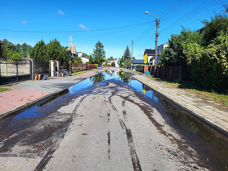 Zalana ulica Hutników