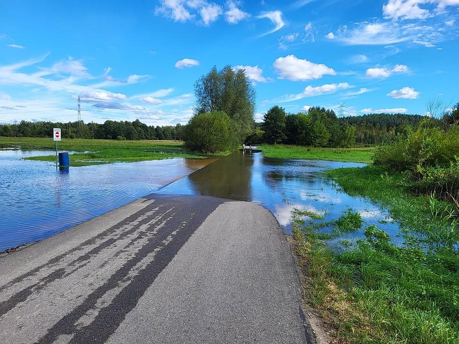Zalana droga w Rajsku
