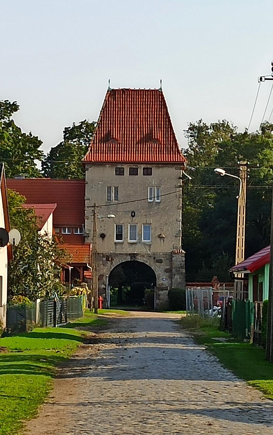 Budynek bramny w Wyszanowie
