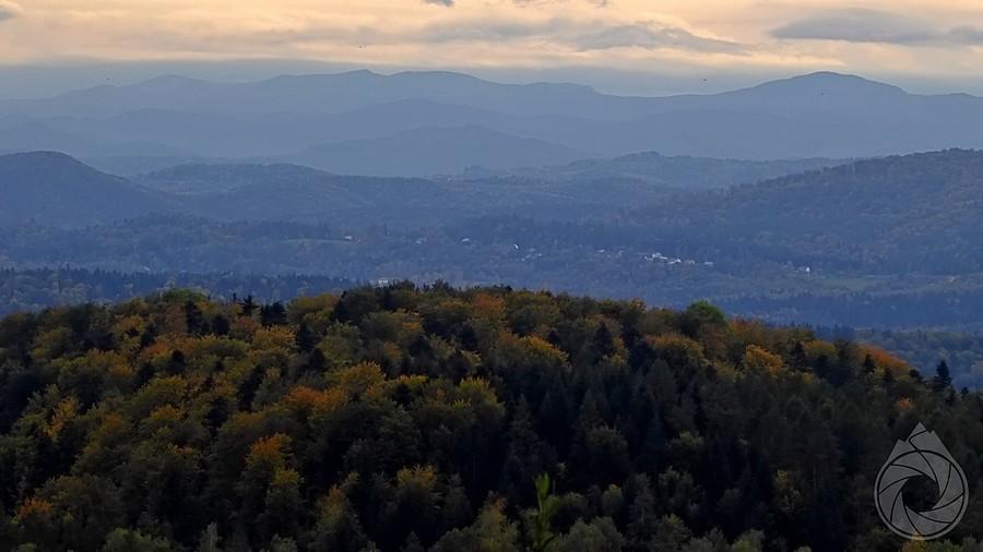 na horyzoncie Bieszczady (z Przysłupu)