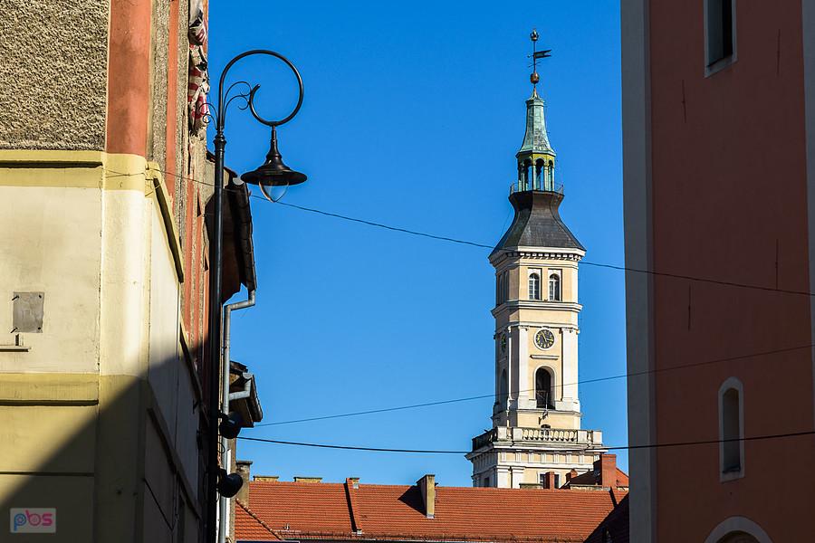 Prudnik - widok na wieżę ratuszową