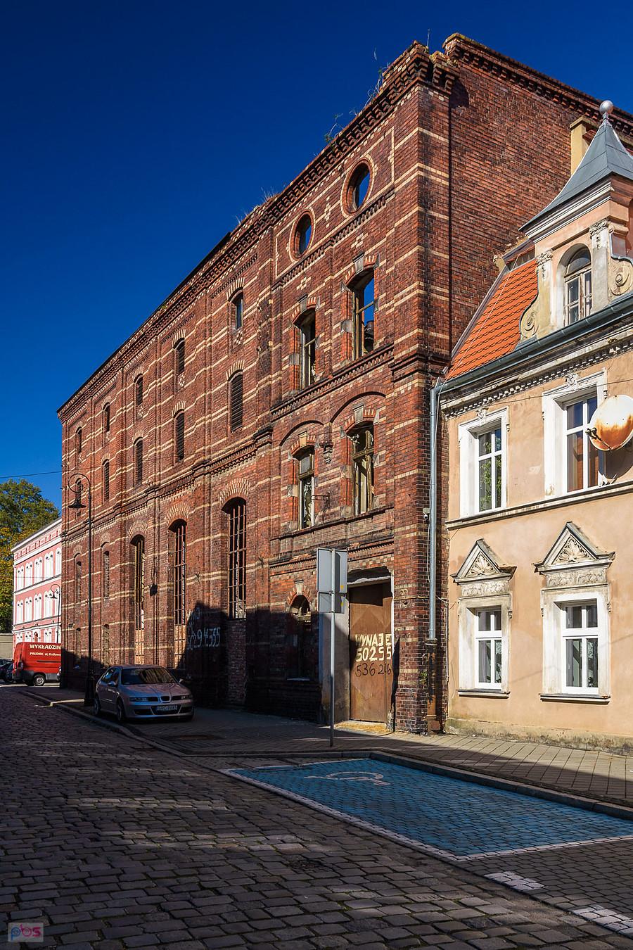 Prudnik - ul. Królowej Jadwigi i zabytkowy browar