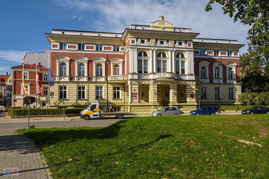 Nysa - Starostwo powiatowe przy ul. Piastowskiej
