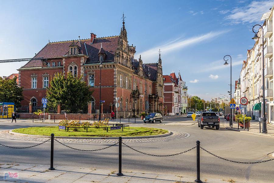 Nysa - Rondo Legii Polsko-Włoskiej i widok na ul. Bolesława Krzywoustego.