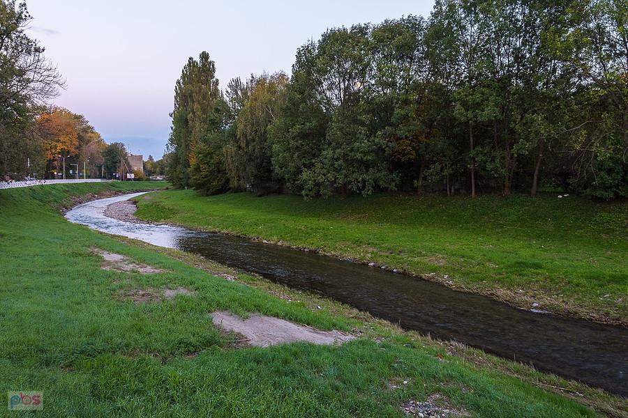 Prudnik i rzeka Prudnik widziana z mostu na ul. Nyskiej