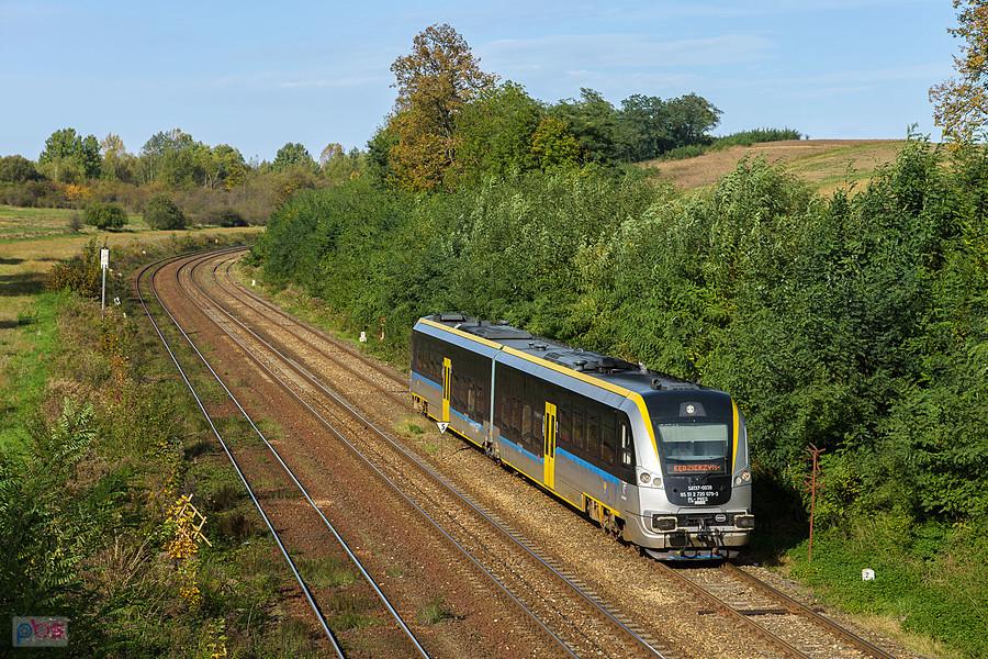 SA137-003 jako poc. Regio 64624 relacji: Brzeg - Kędzierzyn-Koźle jedzie linią D29-288 Brzeg - Nysa D29-288, pokonując odcinek po. Myśliczyn - Nysa.