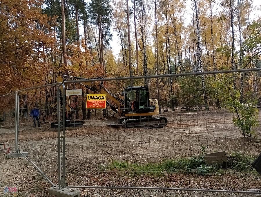 Już pracują nad naprawą leśnej drogi po budowie gazociągu