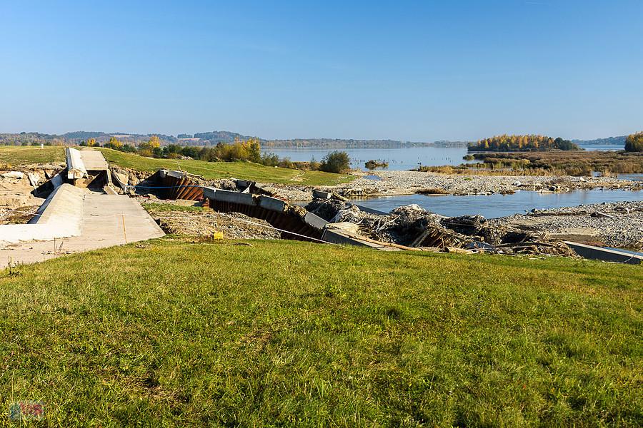 Zbiornik wodny "Topola" na pograniczu Topoli i Pomianowa Górnego - efekt wrześniowych powodzi