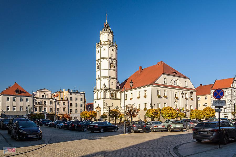 Paczków - rynek i ratusz