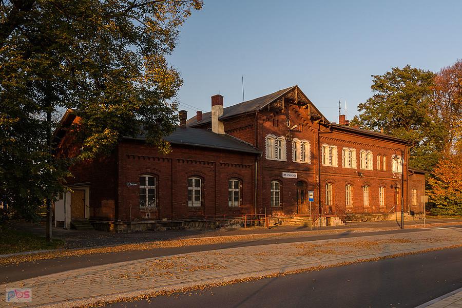 Dworzec kolejowy w Otmuchowie