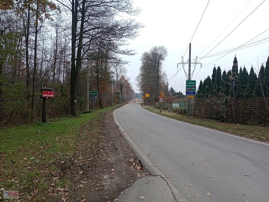 Zamknięta droga z Izabelina do Starych Babic