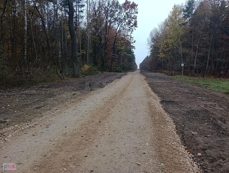Już otwarta, więc legalny przejazd leśną drogą