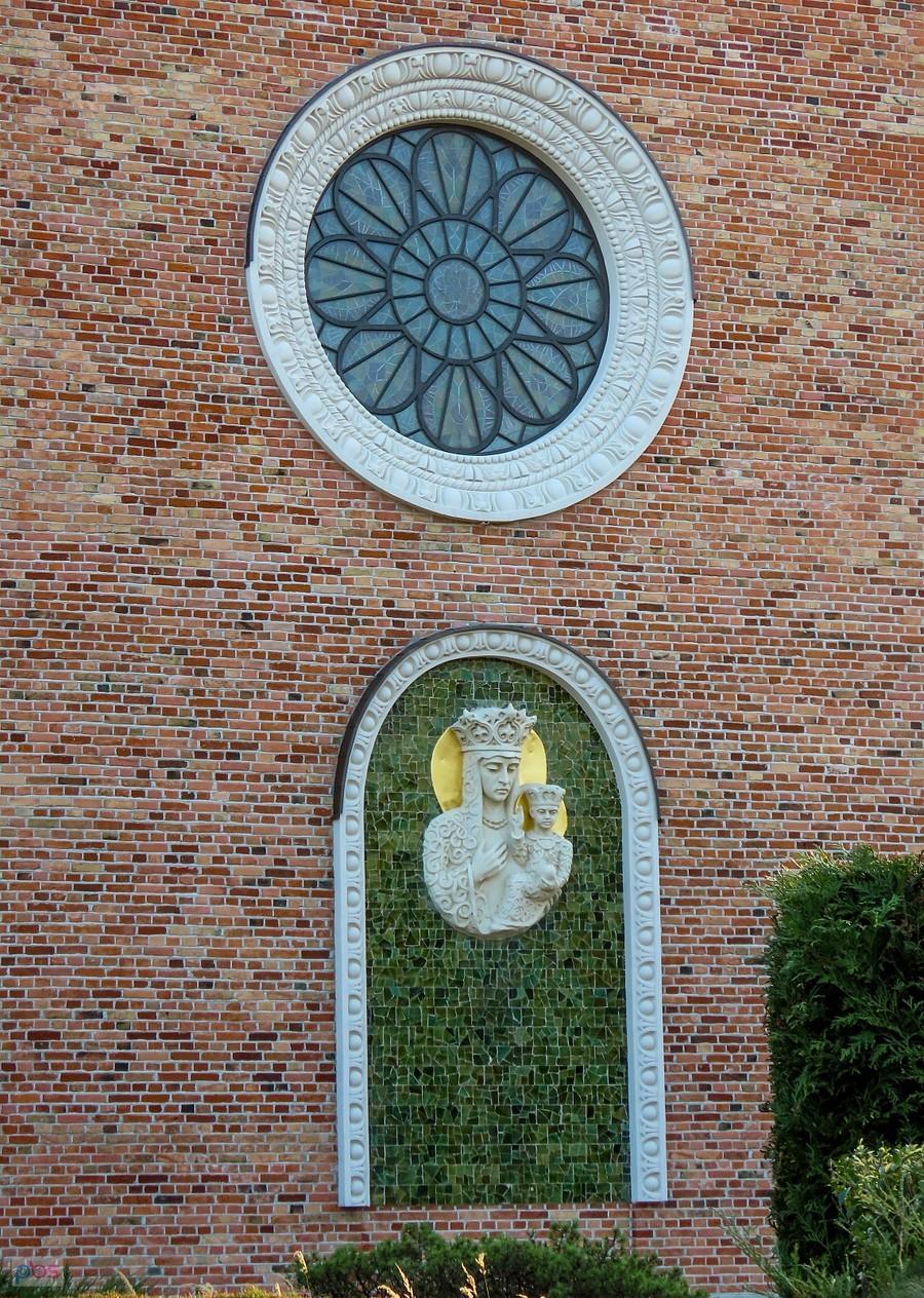Zdobienia ściany płn. pyrskiego kościoła