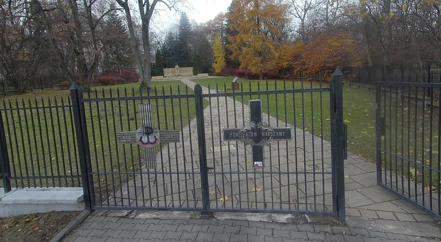 Cmentarz w Pęcicach