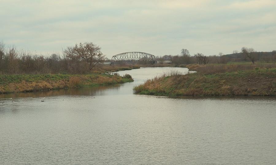 Nieczynna nadwarciańska infrastruktura