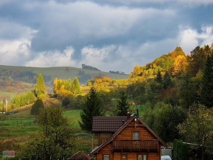 Słońce przebija się przez chmury