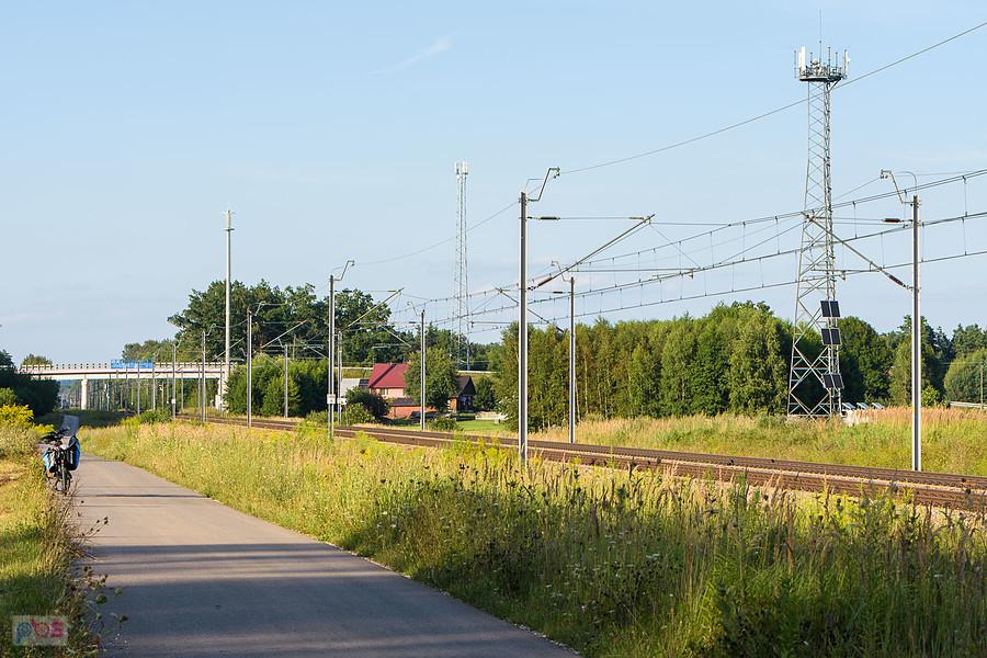Centralna Magistrala Kolejowa we wsi Jamskie, szlak: Włoszczowa Północ - Olszamowice.