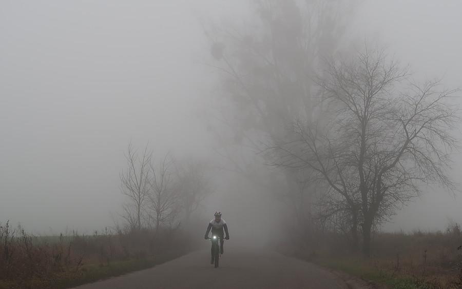 Mglisty biker napiera, chociaż średnia nie istniała :)