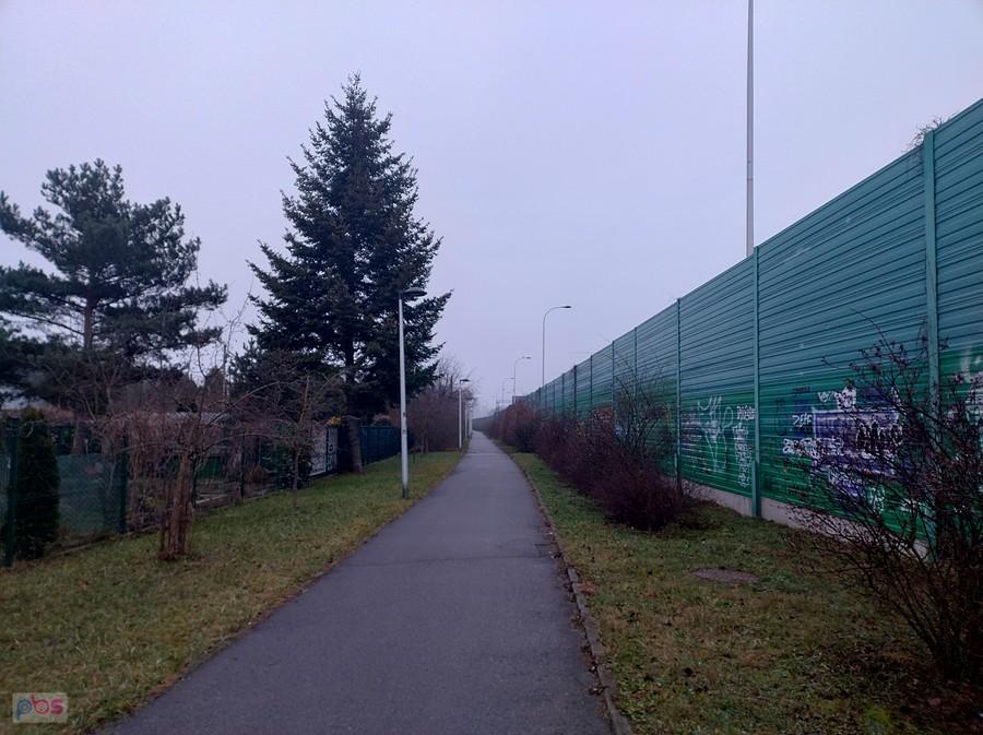 Ddr wzdłuż ogródków działkowych na Bielanach