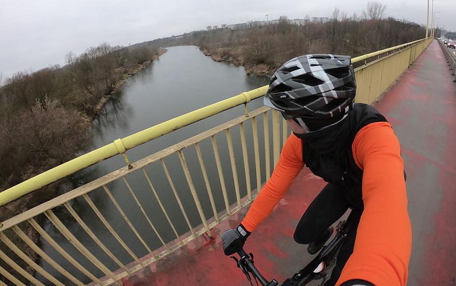 Szaro, buro i ponuro nad Wartą