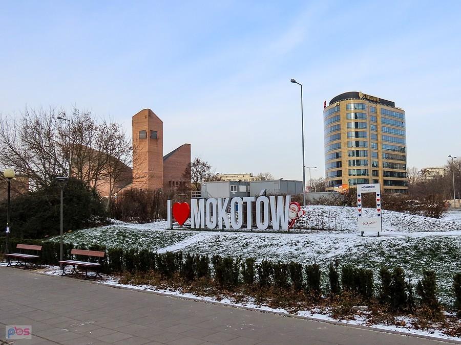 Kościół, BTD Office Center i urokliwe kontenery pozostałość po budowie biurowca P180