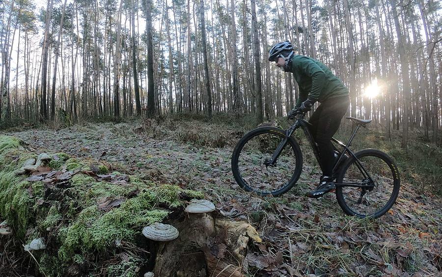 Klimatyczne ujęcie na zmrożonym odcinku