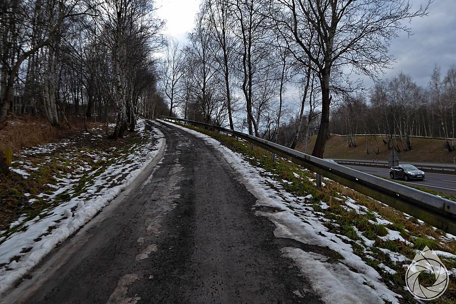 szutrówka wzdłuż autostrady w Szczyglicach