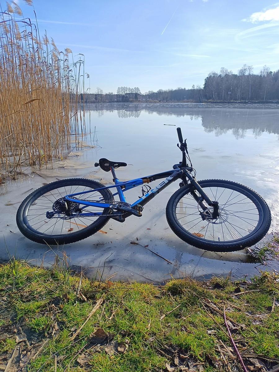Został na lodzie ;)
