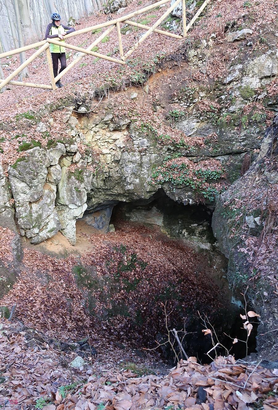 Nad Jaskinią Urwistą