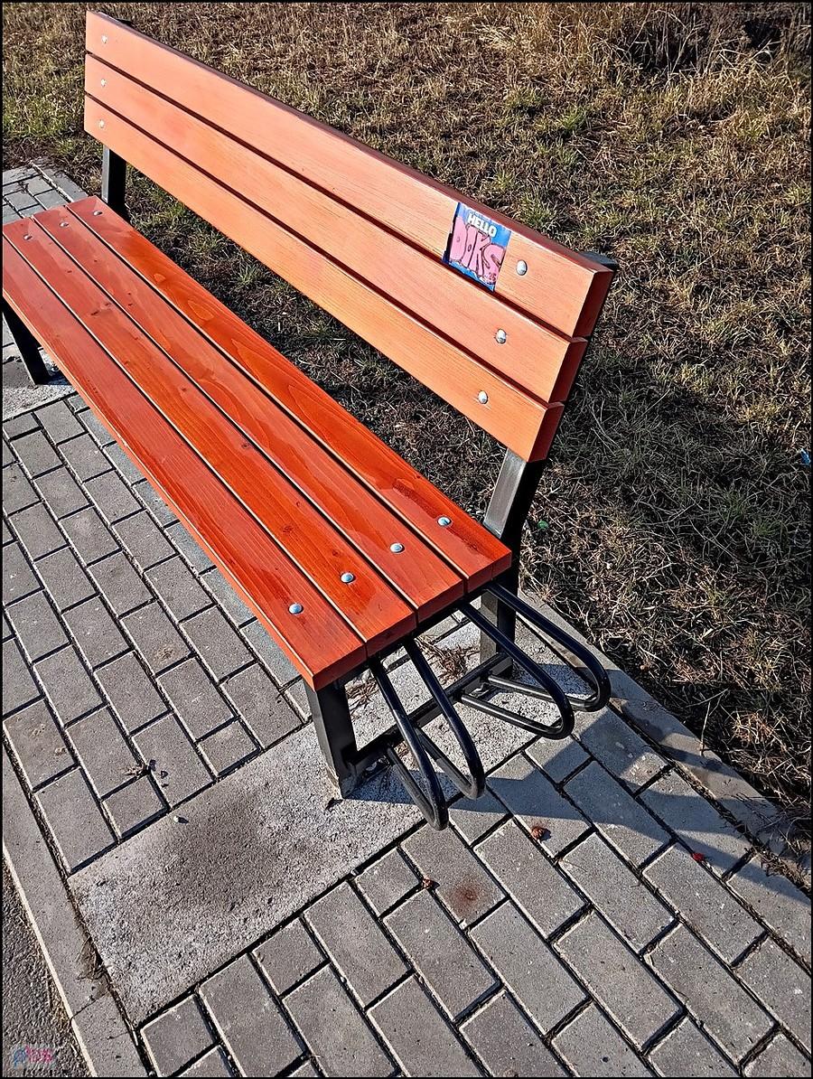 Ławka ze stojakiem na rower
