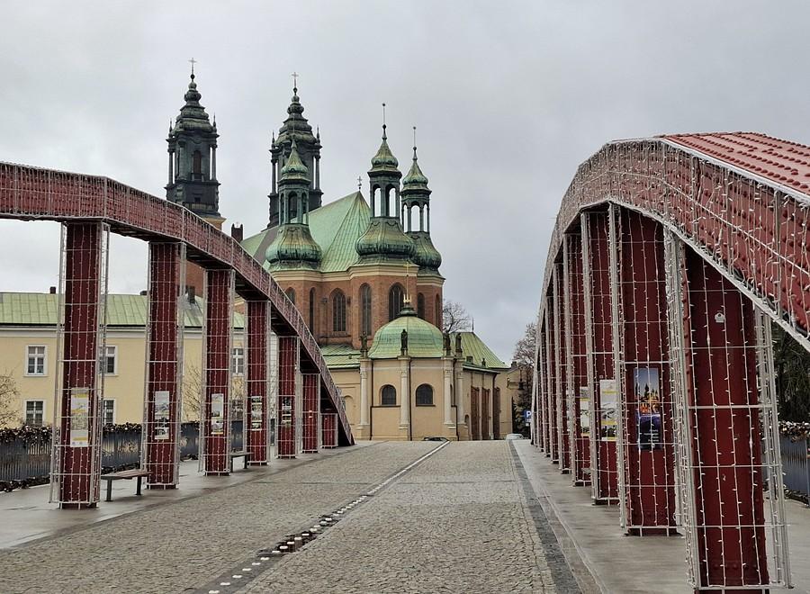Klasyczny widok na poznańską katedrę