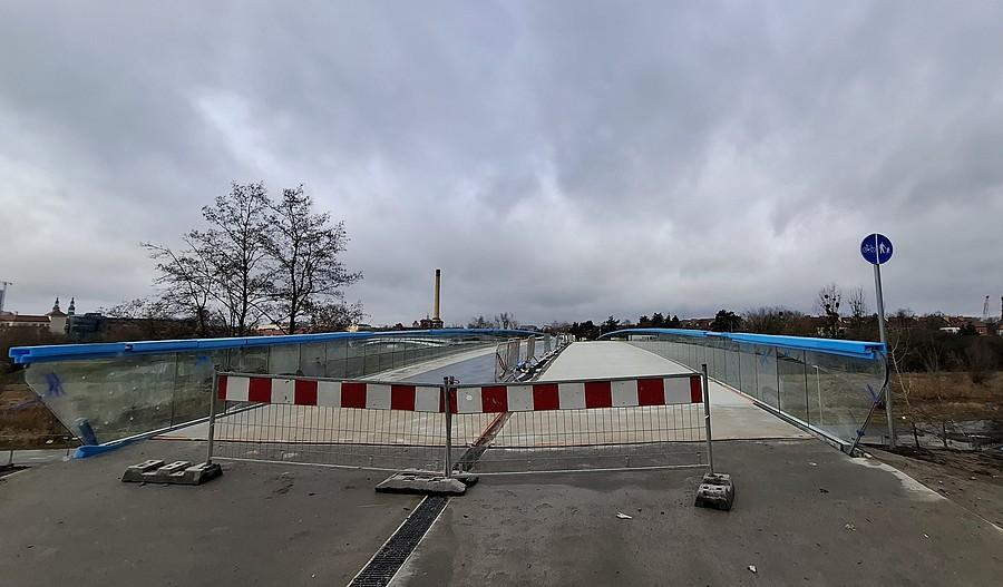 Kończą kładki bedrychowskie
