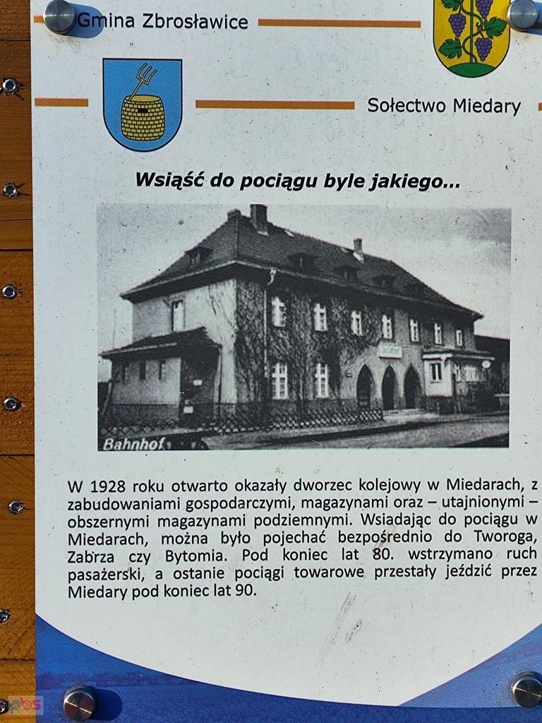 dworzec w Miedarach
