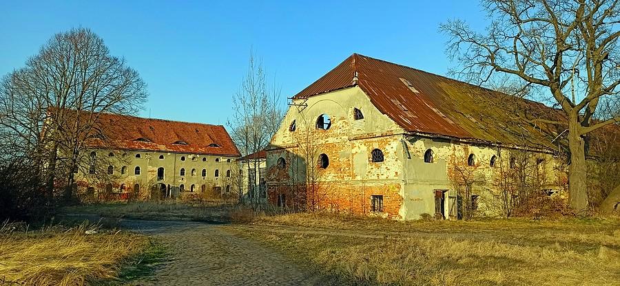 Zabudowania folwarczne w Świninie